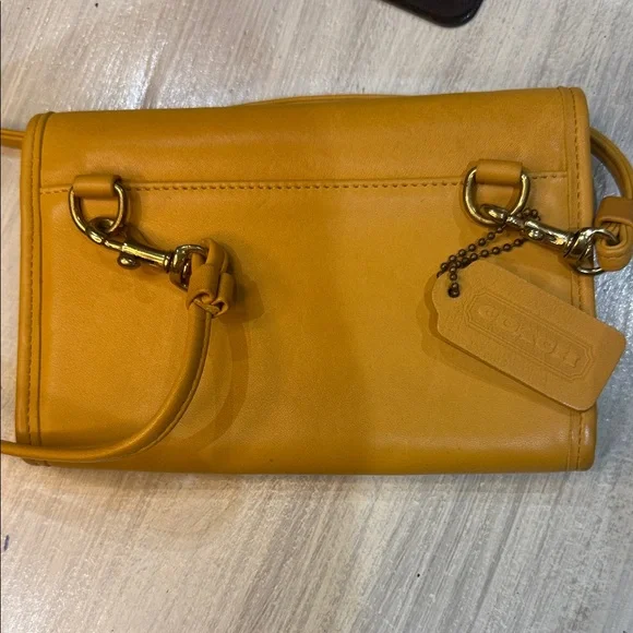 Vintage Coach Yellow Convertible Clutch Swing Wallet - Picture 3 of 11